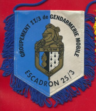 fanion-gendarmerie-groupement-11-3-ecadron-25-3-mobile